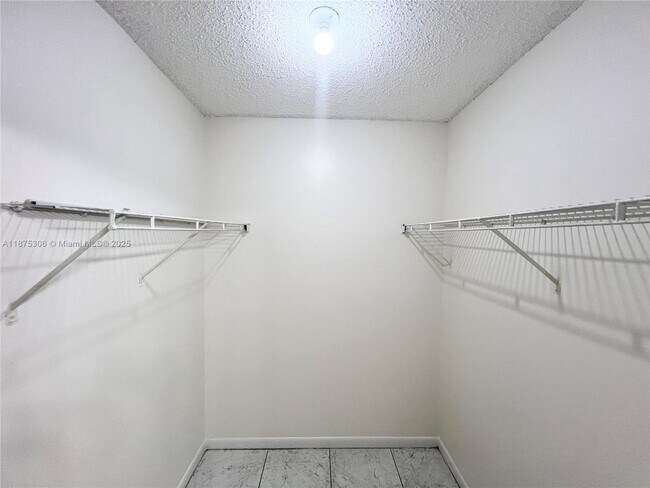 Building Photo - 210 Maddy Ln