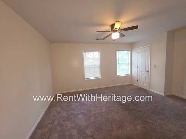 Building Photo - Fantastic 4bd/2.5ba Townhome/ Swim Tennis/ Great Location