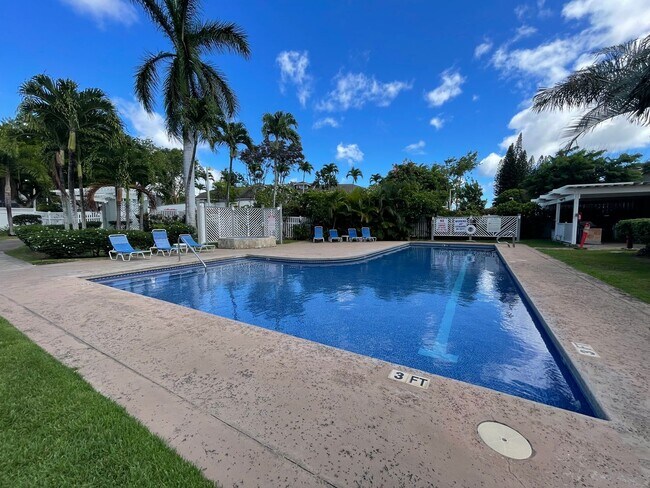 Building Photo - 545B Mananai Place Unit #28
