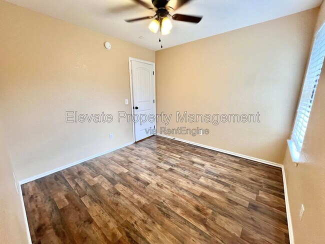 Building Photo - 16405 Otter Dr