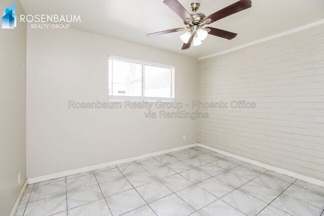 Building Photo - 654 S Mesa Dr