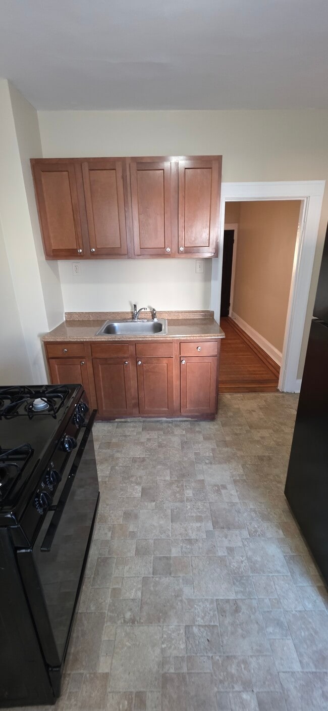 Building Photo - 2826 Mayfield Ave