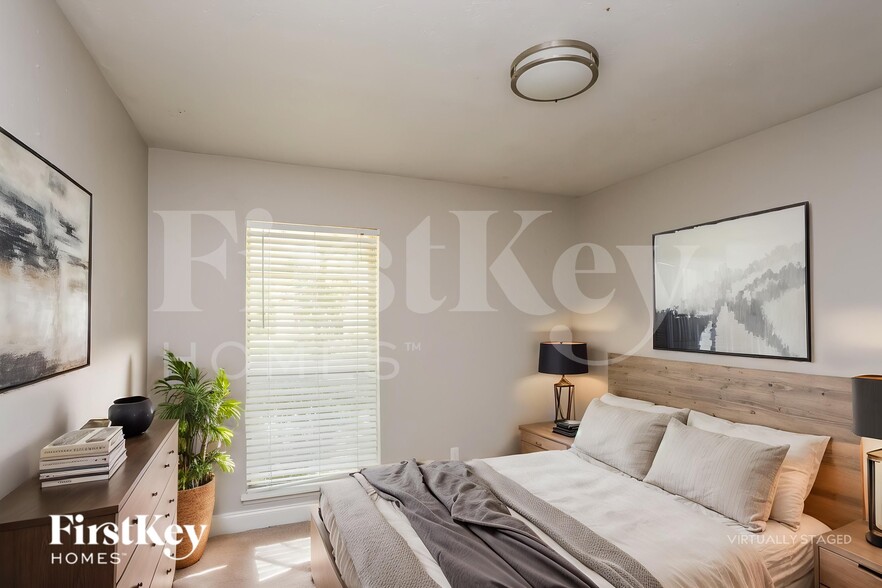 Building Photo - 6418 Briarknoll Dr
