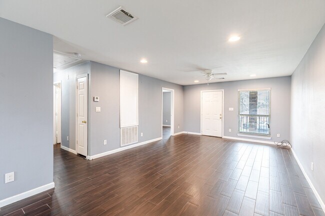 Building Photo - 7810 Peachtree St