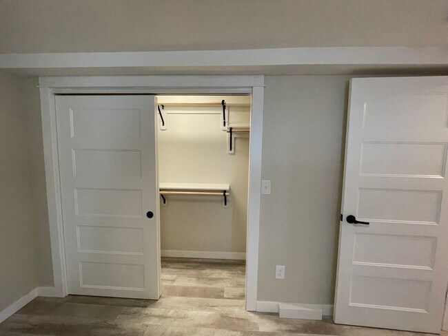 Building Photo - Fantastic Newly Remodeled Lower Unit in Buckman with Washer/Dryer
