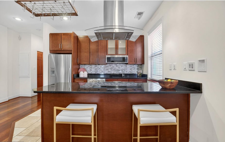 Building Photo - 3573 Warder St NW