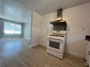 Building Photo - 2 Bed 1 Bath, 1 Car garage and W/D Hookups!