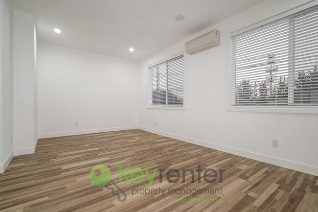 Building Photo - Newly Constructed 3 Bedroom Home with Vaul...