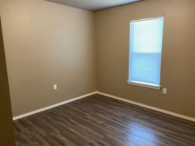 Building Photo - 7401 Waco Ave