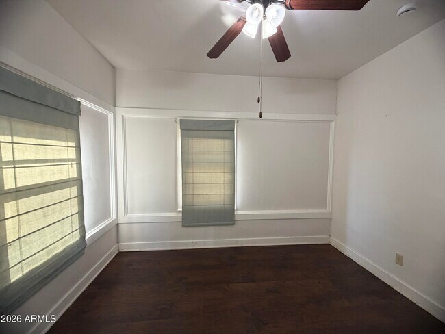 Building Photo - 1328 E Maddock Rd