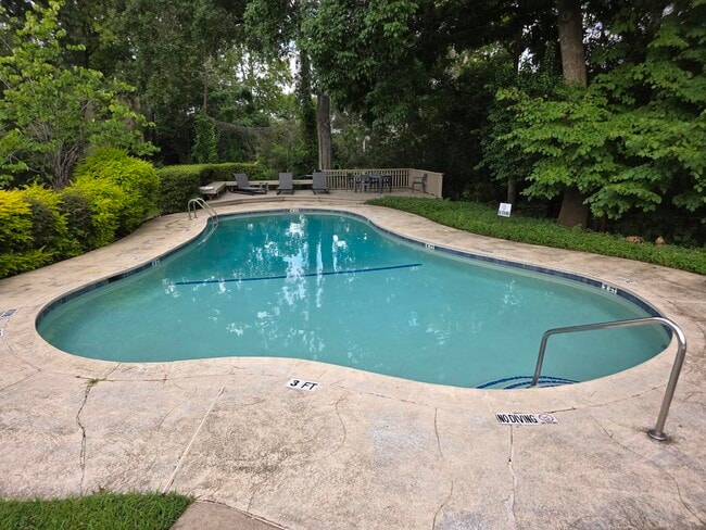 Building Photo - 9625 Bayou Brook St