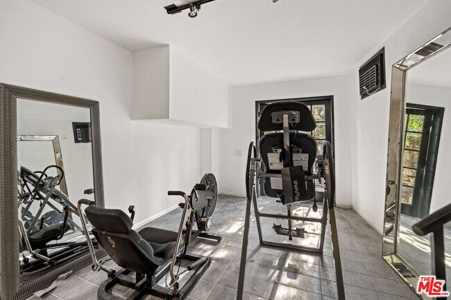 Building Photo - 9213 Warbler Way