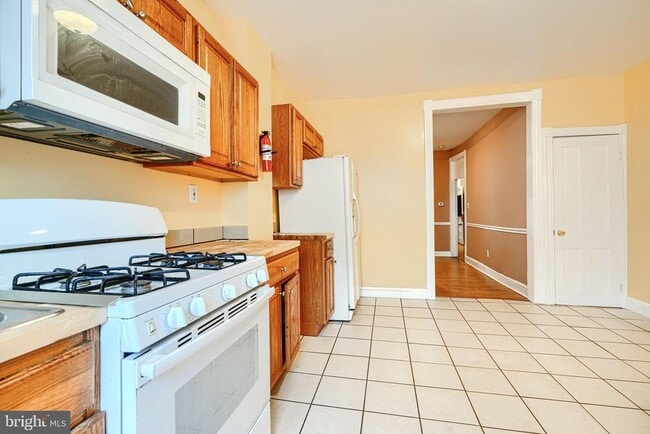 Building Photo - 2715 E Monument St