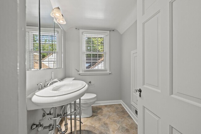 Building Photo - 181 Amazon Pl