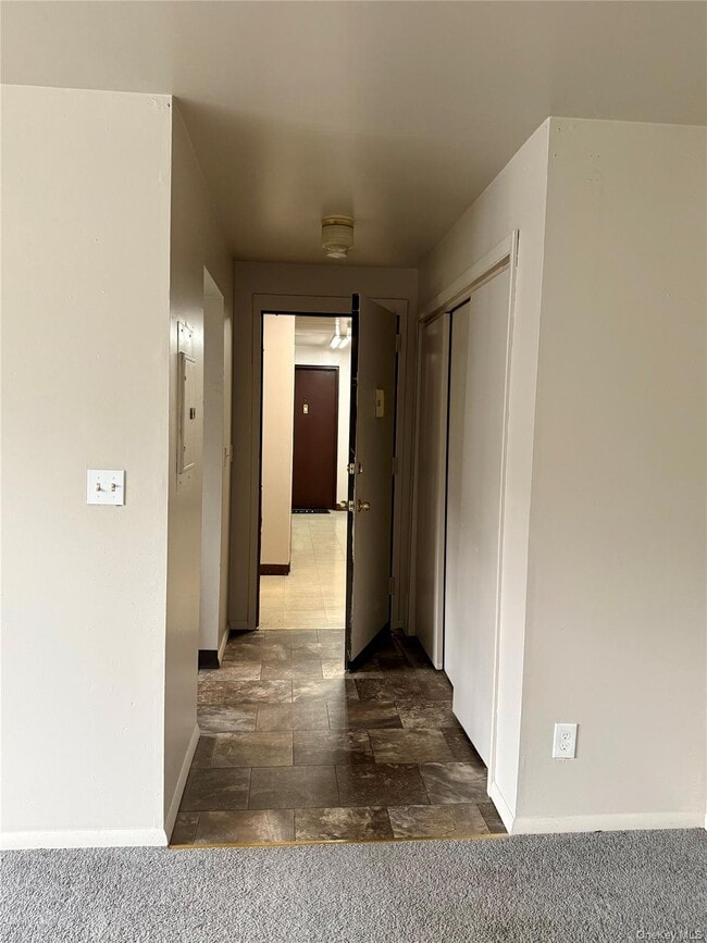 Building Photo - 33 Oak St