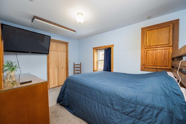 Building Photo - Beautiful 3 Bedroom Fully Furnished House ...