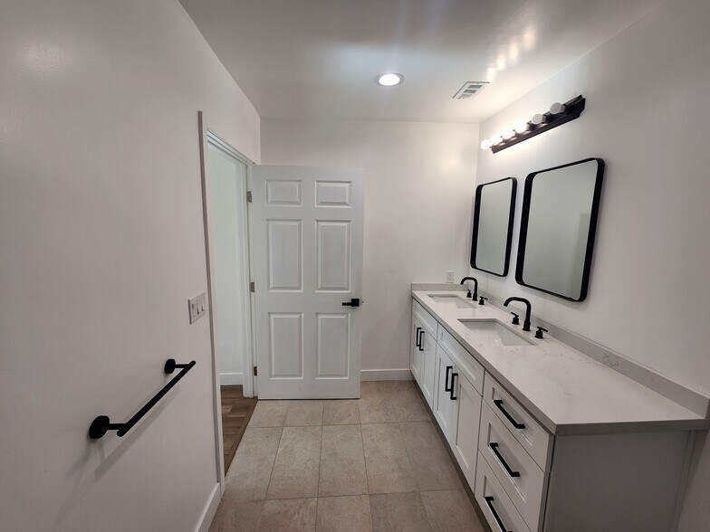 Building Photo - 7665 Machrea St