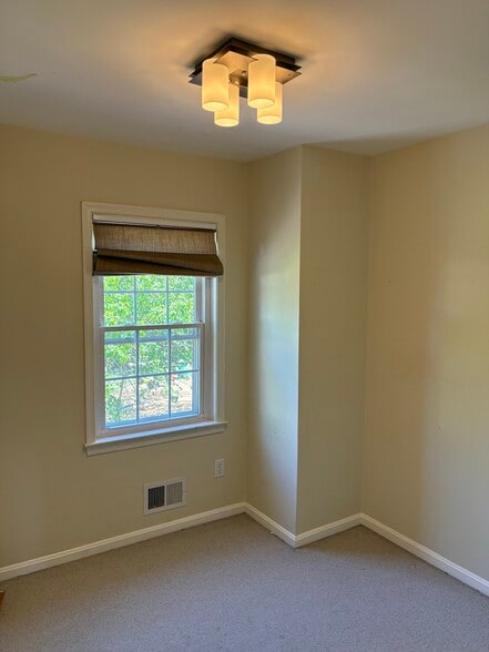 Building Photo - 1329 Chetworth Ct