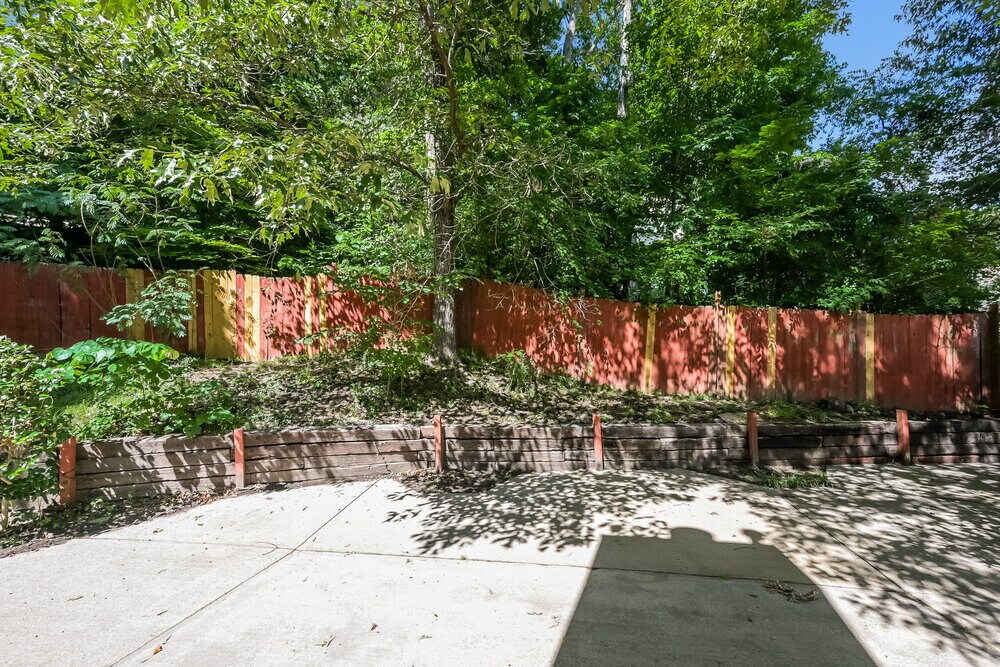 Building Photo - 710 Maggie Mae Ln