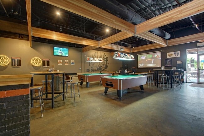 Building Photo - 1900 Cedar Ave