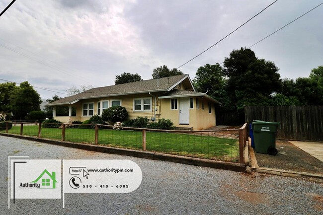 Building Photo - 1504 Magnolia Ave