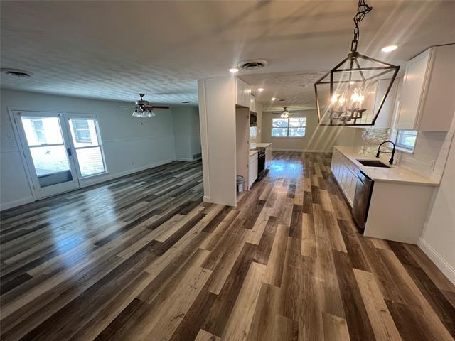 Building Photo - 1501 W Chestnut St