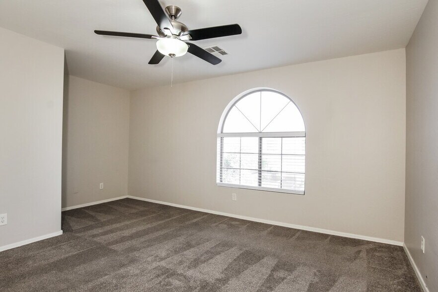 Building Photo - 23955 W Antelope Trail