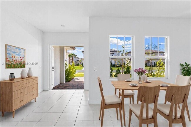 Building Photo - 12237 Green Oak Dr