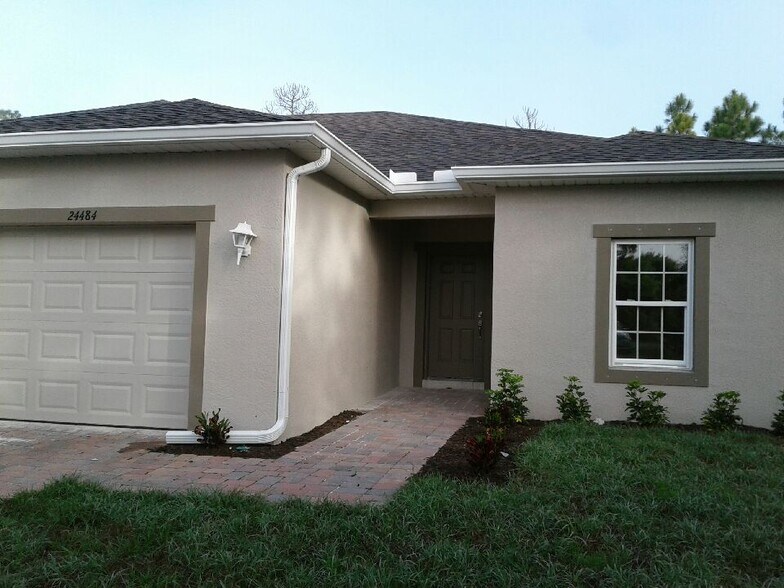 Building Photo - 24482 Zephyr Ct
