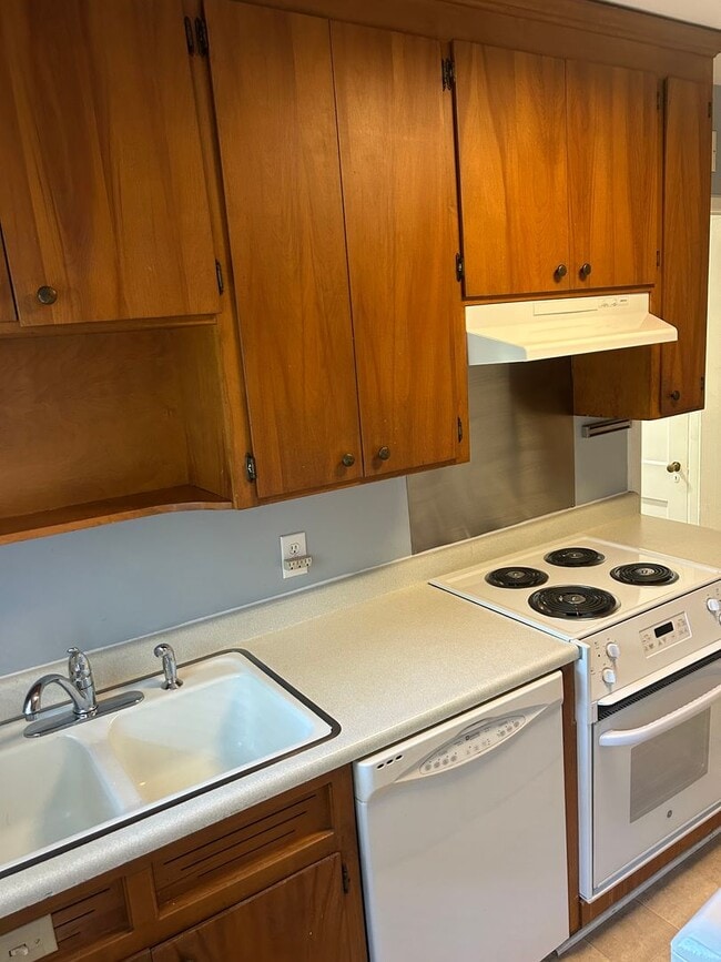 Building Photo - Greenville, 1BD, 1BD, 780SF