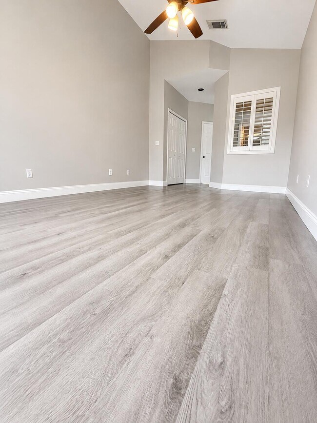 Building Photo - 9847 Perfect Dr