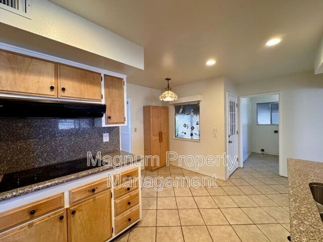 Building Photo - 29820 Thornhill Dr