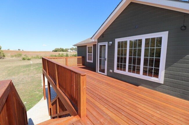 Building Photo - Country House for rent