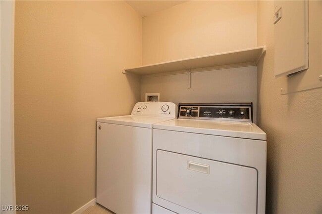 Building Photo - 6590 Tumbleweed Ridge Ln