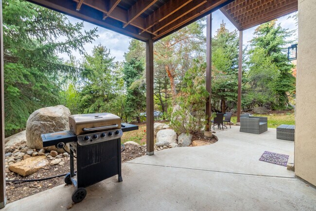 Building Photo - 10098 Wasatch Blvd