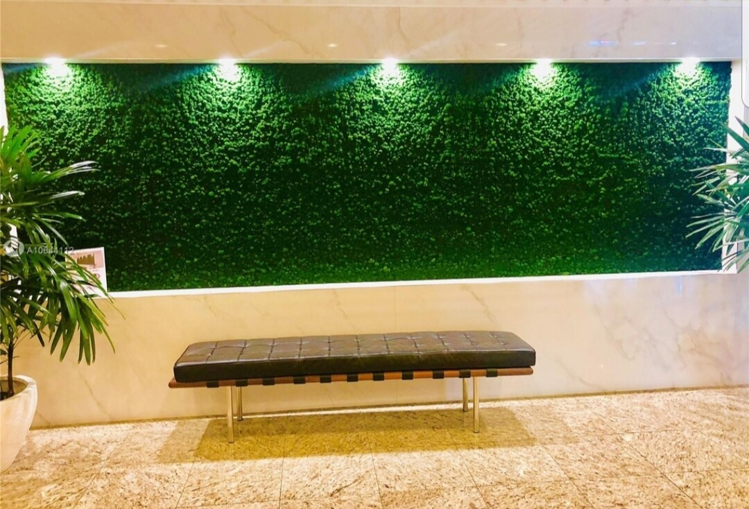 RECEPTION eco-wall - 780 NE 69th St