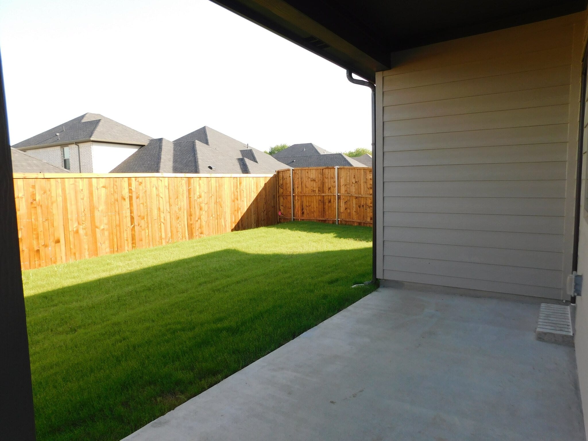 Building Photo - 519 Green Grass Dr