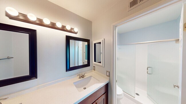 Building Photo - Beautiful 2 Bedroom Home in Windsong