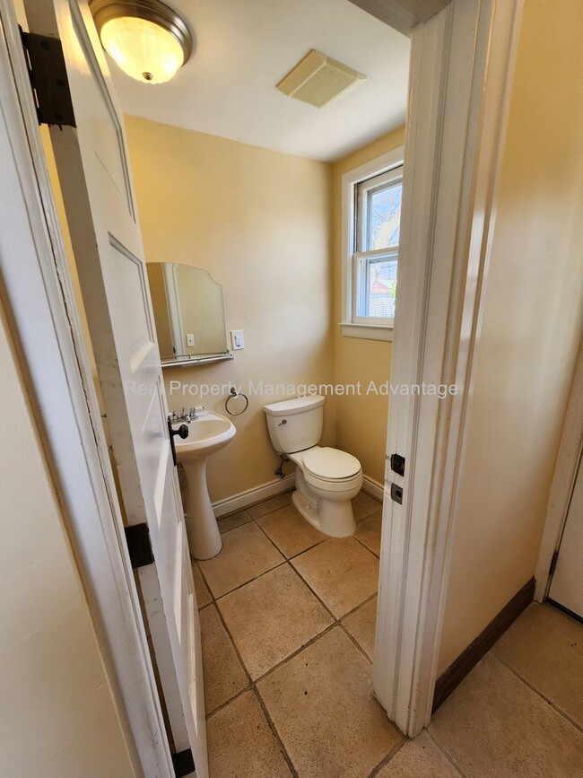 Building Photo - 4 Bedrooms, Endless Charm and Steps from D...