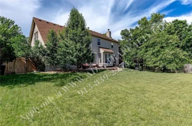 Building Photo - Classic Two Story 5 Bed 2.5 Bath Home in Blue Valley-Coming SOON!!