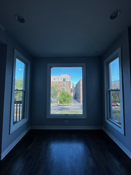 Building Photo - 2022 N Kedzie Ave