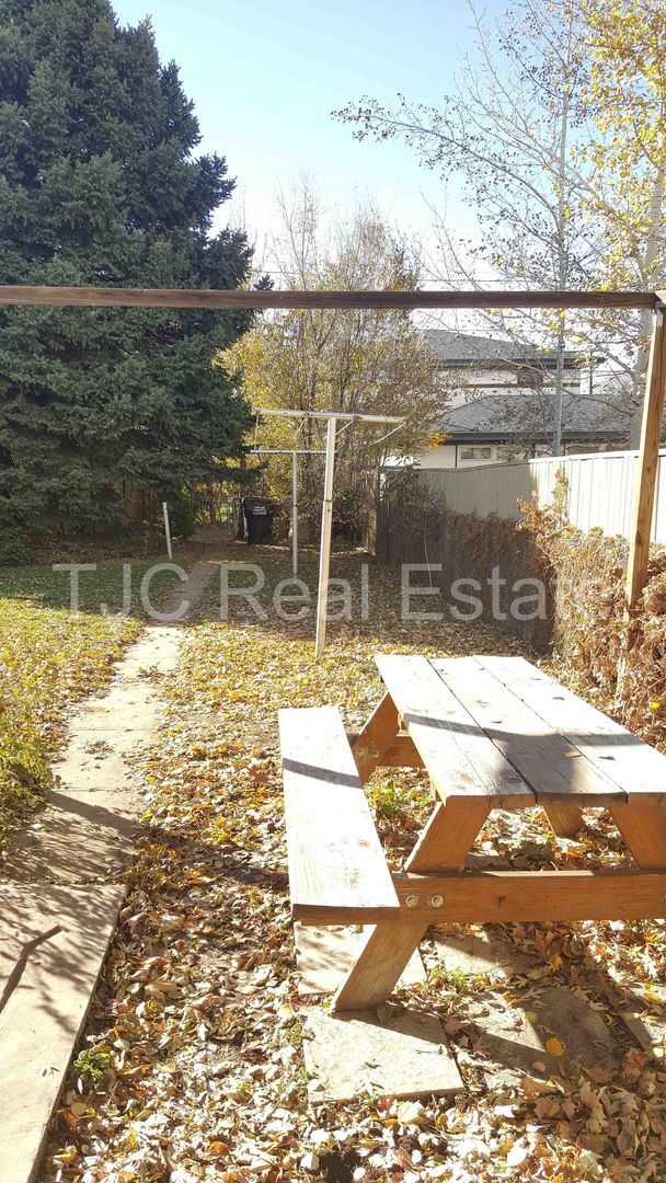 Building Photo - 1215 S Jackson St