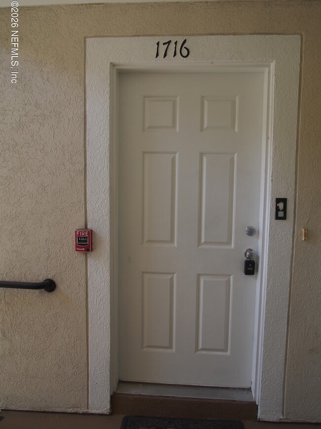 Building Photo - 7920 Merrill Rd