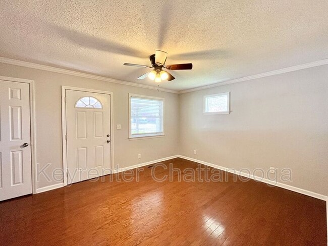 Building Photo - 5105 Lynnwood Ave