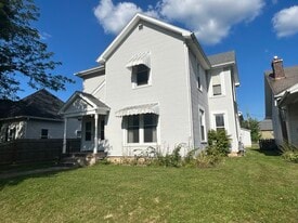 Building Photo - 908 S Armstrong St