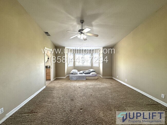 Building Photo - Gated Community Canyon Lake - Large 3 bedr...