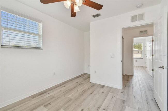 Building Photo - 587 Shady Grove Dr