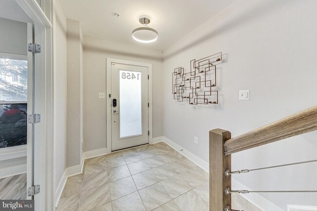 Building Photo - 1458 Piccard Dr