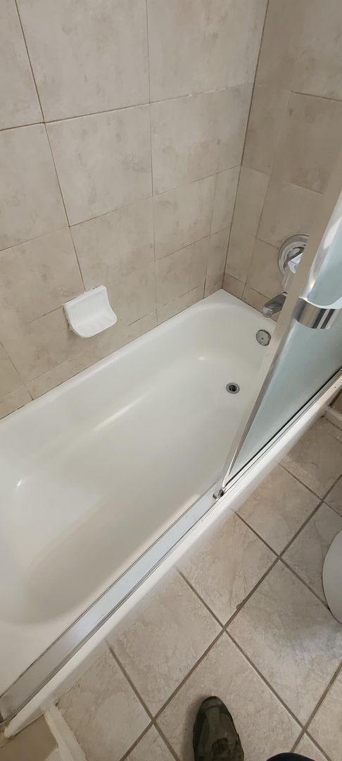 Building Photo - 2Bedroom/1 Bath Condo with private Yard an...