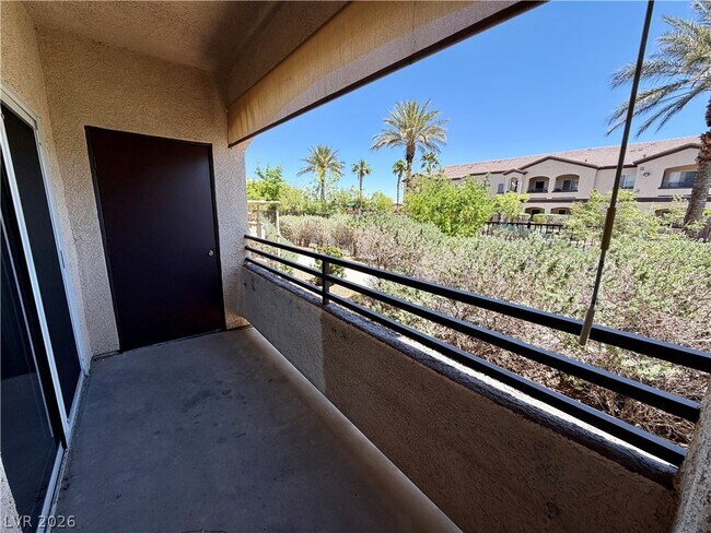 Building Photo - 2291 W Horizon Ridge Pkwy